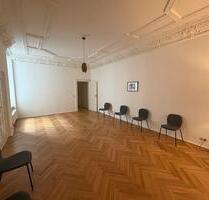 Heller Altbau-Gruppenraum in Berlin Schöneberg