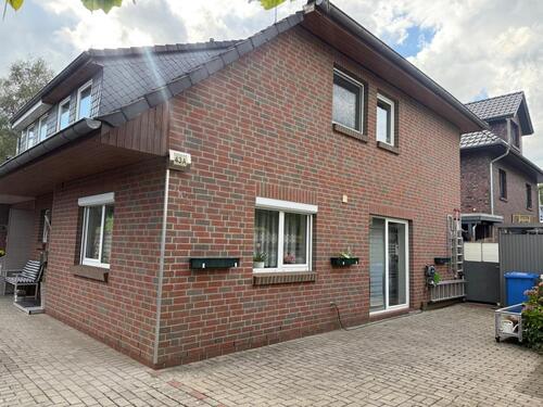 Foto - Provisionsfrei! Gepflegte DHH mit 5 Zimmern in zentraler Lage