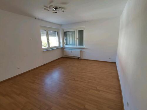 Foto - 3 Zimmer Wohnung 80qm - 1.070,00&nbsp;EUR Kaltmiete, ca.&nbsp; 80,00&nbsp;m&sup2;