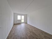 Foto - Ab 15.11.2025***Frisch renovierte 3-Zimmer-Wohnung mit Balkon und Wannenbad!