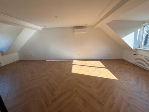 Foto - Gehobene 3.5 Z. DG, Klima, Einbauküche, Lager, Saniert