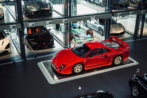 Foto - Exklusive Plattform zur Fahrzeugpräsentation in der MOTORWORLD München