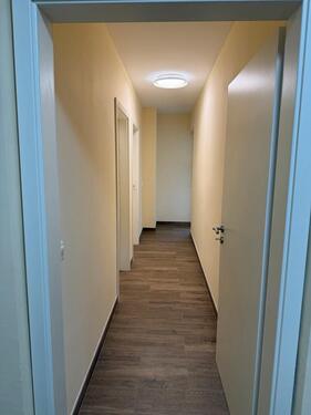 Foto - Zu Vermieten 3 Zimmer Wohnung 1 Obergeschoss
