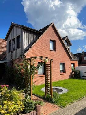 Foto - Haushälfte in ruhiger Wohnlage - 950,00 EUR Kaltmiete, ca.  115,00 m²