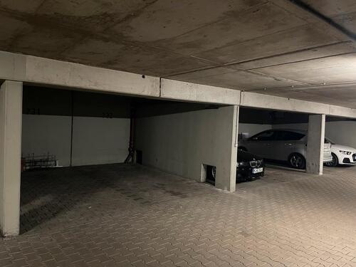 Foto - Tiefgaragenstellplatz - 120,00 EUR Miete,