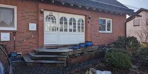 Foto - Frisch sanierte Dachgeschosswohnung mit Klimatisierung und Balkon am Ortsrand