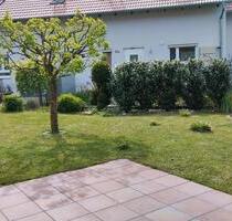 4,5 ZIMMER ETW IM GRÜNEN MIT 140 M2 BEI BAD FÜSSING ZU VERKAUFEN.