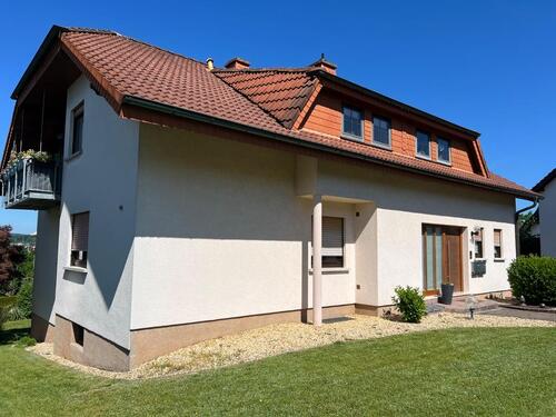 Foto - Gepflegtes Zweifamilienhaus in Neuhof bei Fulda