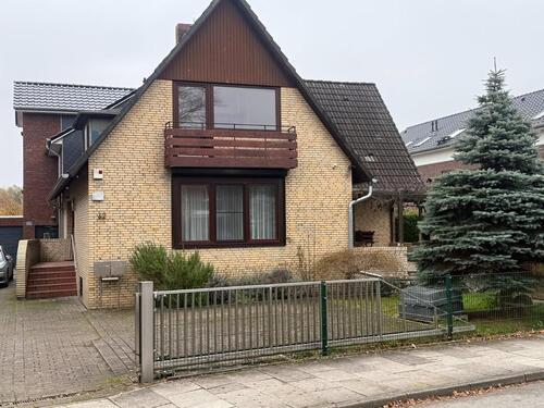 Foto - Ein- oder Zweifamilienhaus in Norderstedt-Mitte.