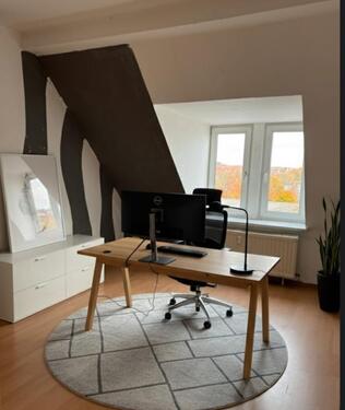 Foto - Charmante Dachgeschosswohnung mit Altbauflair in zentraler Lage