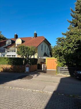 Foto - Gepflegte Doppelhaushälfte in Ingolstadt-Hollerstauden mit Garage