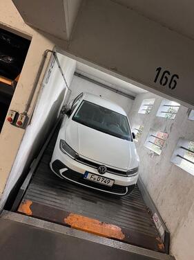 Foto - Tiefgaragen-Duplex-Stellplatz zu vermieten Vilbeler-Landstraße