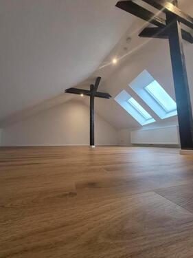 Foto - Helle Maisonette-Altbauwohnung (ab 15.02)