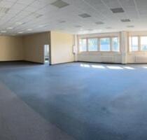 Büro, Großraumbüro bis 496 m² - 1.440,00 EUR Kaltmiete, ca.  8,00 m² in Großenhain (PLZ: 01558)