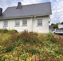 Zentrales, ruhiges Einfamilienhaus,mit Baugrundstück Nastätten