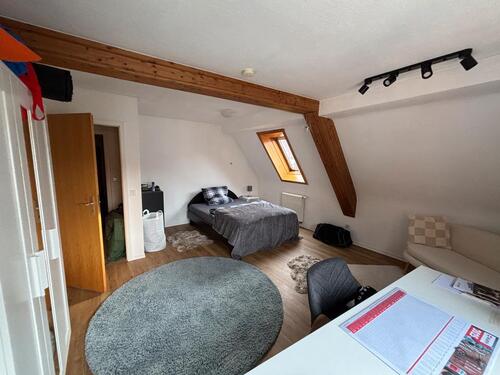Foto - 1 Zimmer Dachgeschoßwohnung zur Miete in Stuttgart