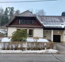 DHH in idyllischer Lage - 360.000,00&nbsp;EUR Kaufpreis, ca.&nbsp; 260,00&nbsp;m&sup2; in Bad Elster (PLZ: 08645)
