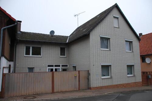 Foto - Geräumiges Wohnhaus mit 85 m² Doppelgarage u. 50 m² Lagerraum