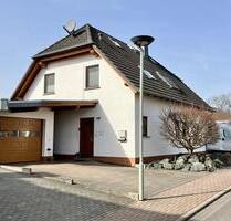 Freistehendes Einfamilienhaus mit Pool in Münzenberg