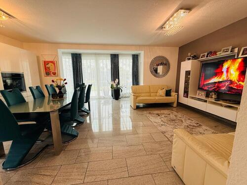 Foto - Mehrfamilienhaus von Privat mit Einliegerwohnung