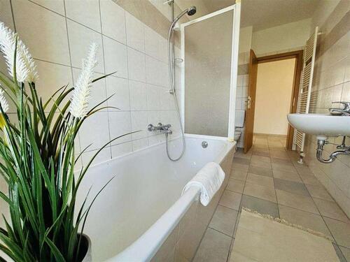 Foto - Großzügig mit Fußbodenheizung! - 450,00 EUR Kaltmiete,