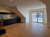 Foto - Moderne 2-Zimmer-Dachgeschosswohnung Friedrichshofen EBK,TG+Stpl