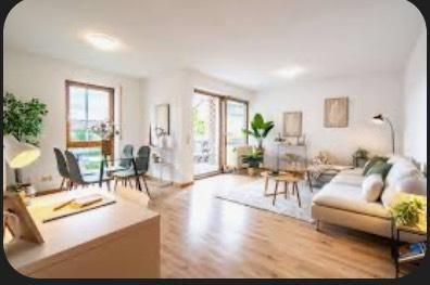 Foto - NACHMIETER 2 Zimmer Wohnung (schöne Dachterasse )