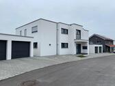 Foto - Helle und moderne 3,5 Zimmer-Mietwohnung (93qm)