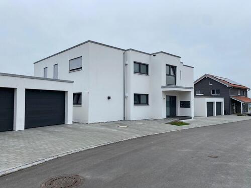 Foto - Helle und moderne 3,5 Zimmer-Mietwohnung (93qm)