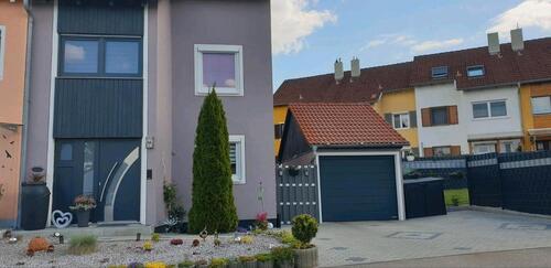 Foto - Modernisierte DHH mit PV-Anlage und Pool
