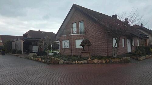 Foto - Haus mit Anliegerwohnung inkl.Garage+Carport &Eigentumsgrundstück