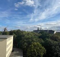 Altstadt | Blick über Bremen! Gepflegte, möblierte Wohnung in zentraler Lage bietet neues Zuhause!