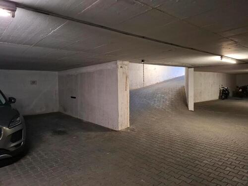 Foto - Tiefgaragenstellplatz - 80,00&nbsp;EUR Miete,