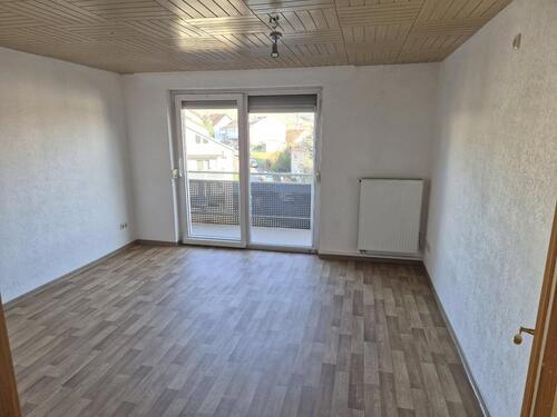 Foto - Gepflegte 4-Zimmer-Wohnung mit Balkon und Garage in Ochsenfurt