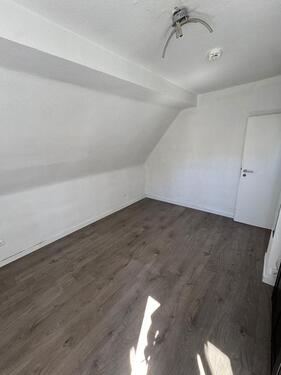 Foto - 1 Zimmer DG Wohnung Holweide - 580,00&nbsp;EUR Kaltmiete, ca.&nbsp; 34,00&nbsp;m&sup2;