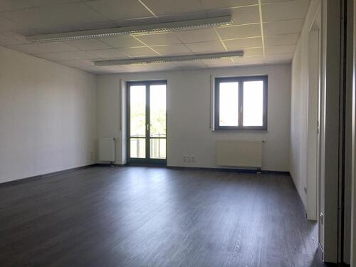 Foto - Moderne Bürofläche mit Aufzug in Dresden-Löbtau – ideal für Praxis oder Büro
