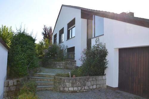 Foto - Geräumiges und gepflegtes Einfamilienhaus auf großem Grundstück