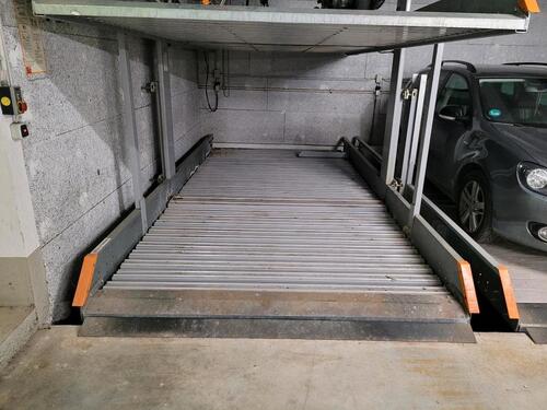 Foto - TG - STELLPLATZ DUPLEX IN FREISING AB SOFORT ZU VERMIETEN