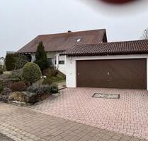 SEHR GEPFLEGTES EINFAMILIENHAUS mit GARTEN und DOPPELGARAGE - Haigerloch