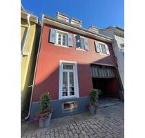Dachgeschosswohnung - 750,00 EUR Kaltmiete, ca.  63,00 m² in Ettlingen (PLZ: 76275)
