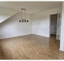 ::. Attraktive Dachgeschosswohnung - 3 Zimmer, Küche, Bad und mehr .:: - Ulmen