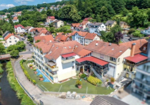 Foto - Praxisräume mit Schwimmbad & Kneippbecken - ideal für Physio- & Therapiedienstleistungen