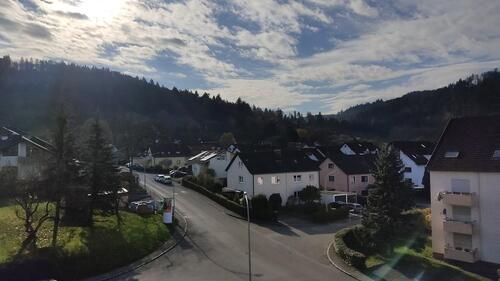 Foto - Wunderschöne vollständig renovierte 2,5-Zimmer-DG-Wohnung mit Bal