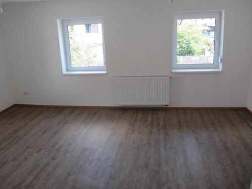Foto - Hübsche, helle 3 Zi. Wohnung mit Balkon im 1. Stock, ca. 80 m²