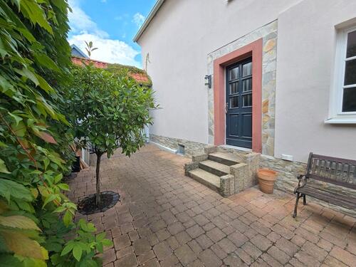 Foto - Haus zur Miete 5 Zi,Kü, 2 Bäder, Parkplatz, in Mainnähe, zentrale