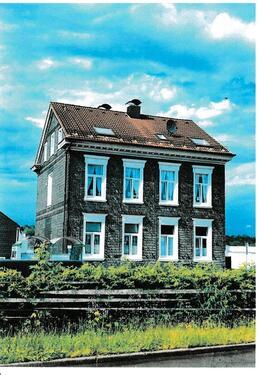 Foto - 2 Familien Haus mit 8 Zimmer - 379.000,00&nbsp;EUR Kaufpreis, ca.&nbsp; 215,00&nbsp;m&sup2;