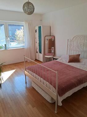 Foto - Sonniges ruhiges Zimmer an Frauen