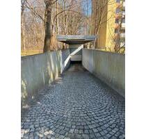 Großer, hoher Garagenplatz - Balanstraße - für VW Bus - München Giesing