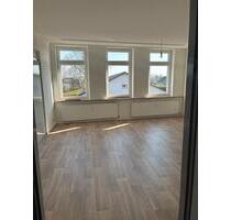 Vermietung einer hellen 3,5 Zimmer Altbauwohnung in Eddelak