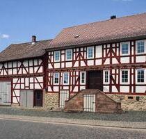 Moderne 3-Zimmer-Wohnung mit Sichtbalken & Stellplatz in Zell - Romrod